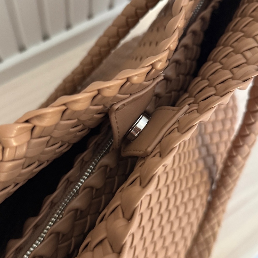 Elegant Tan Woven Tote Bag - Picture 7 of 7